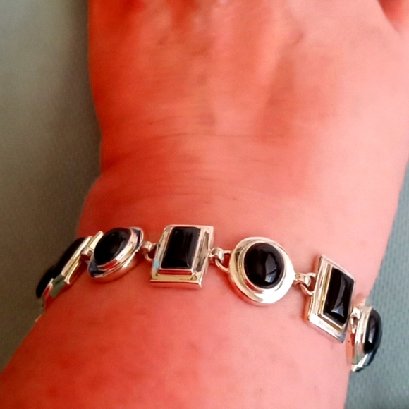 Suarti/QVC Jewelry - BLACK ONYX OVAL AND RECTANGLE STERLING SILVER BRACELET 🖤🖤🖤